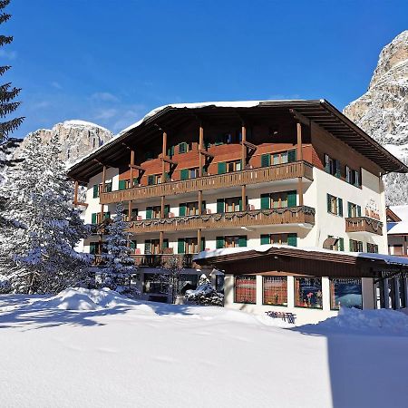 Hotel La Plaza Corvara Exteriör bild