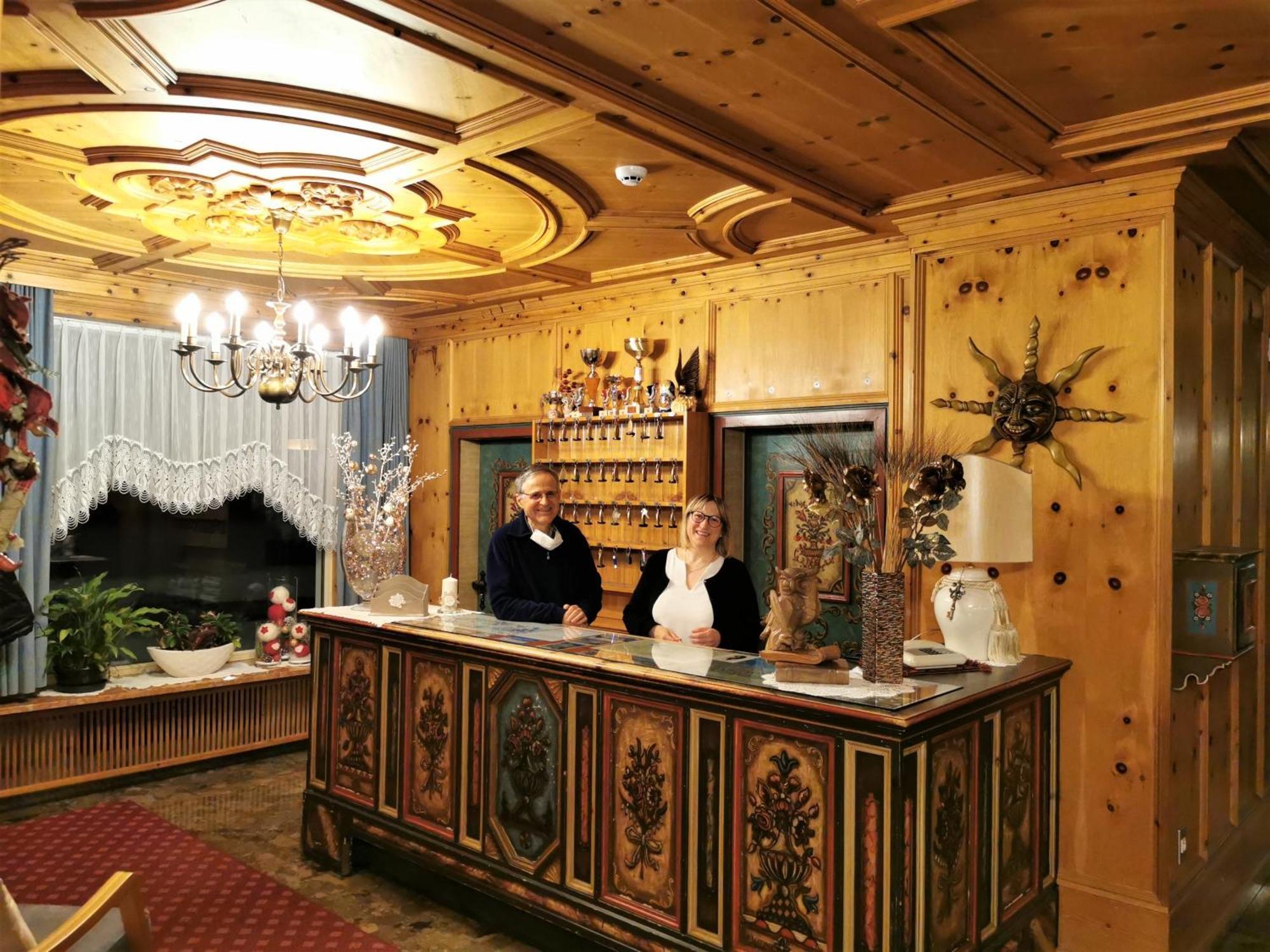 Hotel La Plaza Corvara Exteriör bild